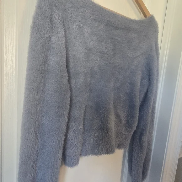 Sweater - Picture 3 of 8